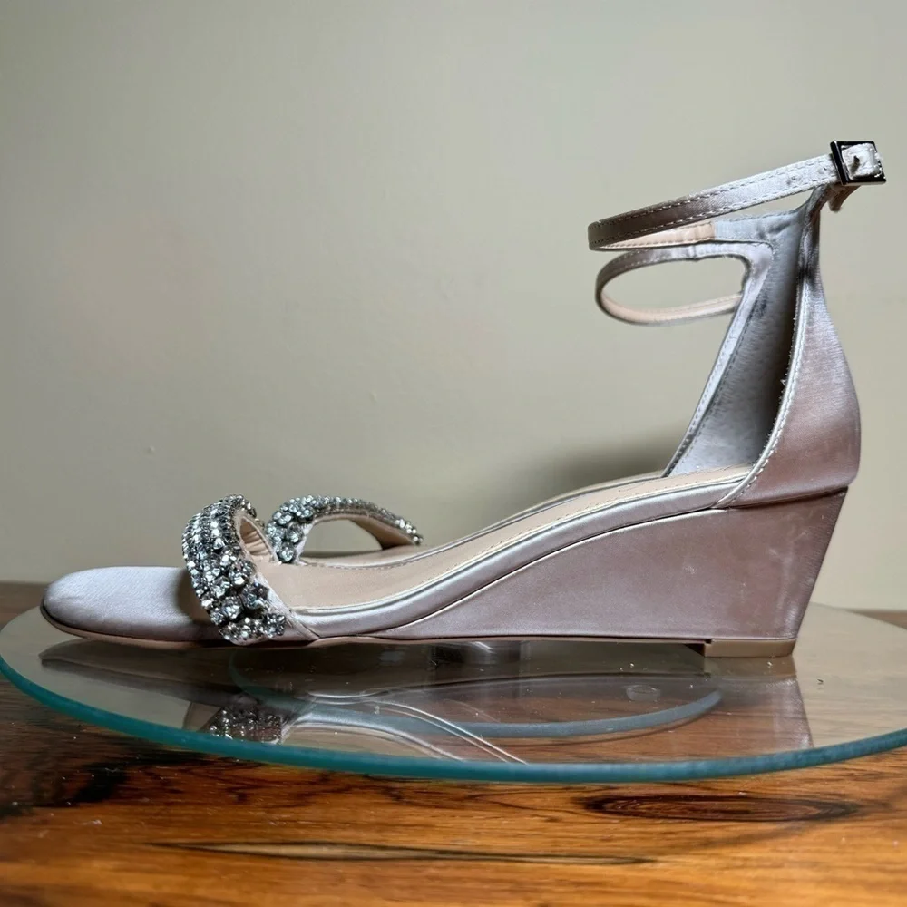 Badgley Mischka Lora Low Wedge Sandal - champagne satin - size 7